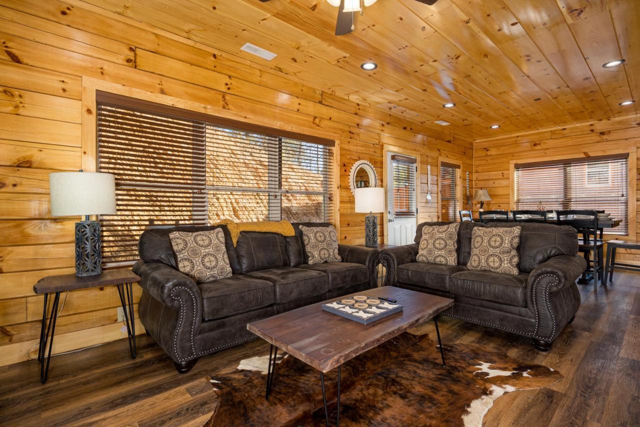 5Bd5B Escape Cabin With 2 Hottubs, Thtr &Game Rm,1Mi To The Parkway! 4Mi To Dollywood - Spring Deal Pigeon Forge Esterno foto
