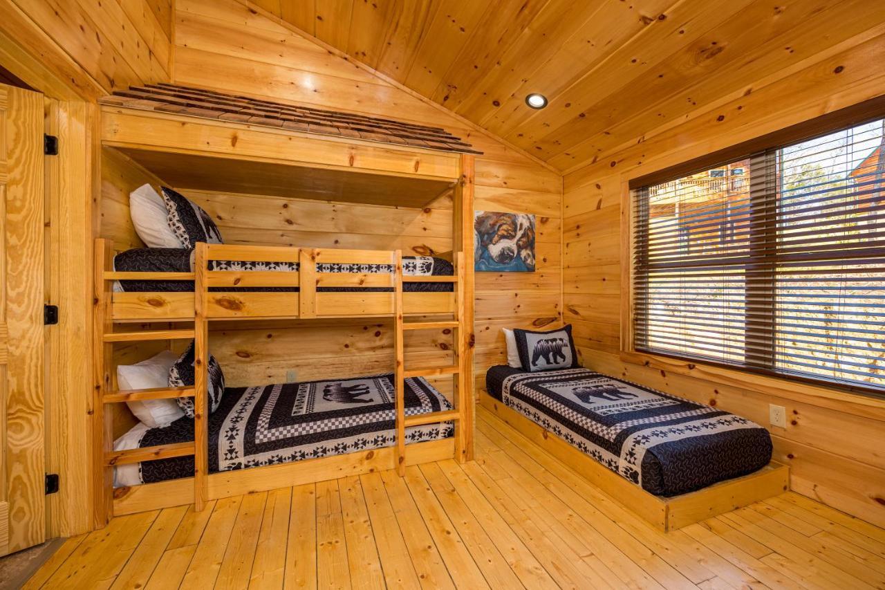 5Bd5B Escape Cabin With 2 Hottubs, Thtr &Game Rm,1Mi To The Parkway! 4Mi To Dollywood - Spring Deal Pigeon Forge Esterno foto