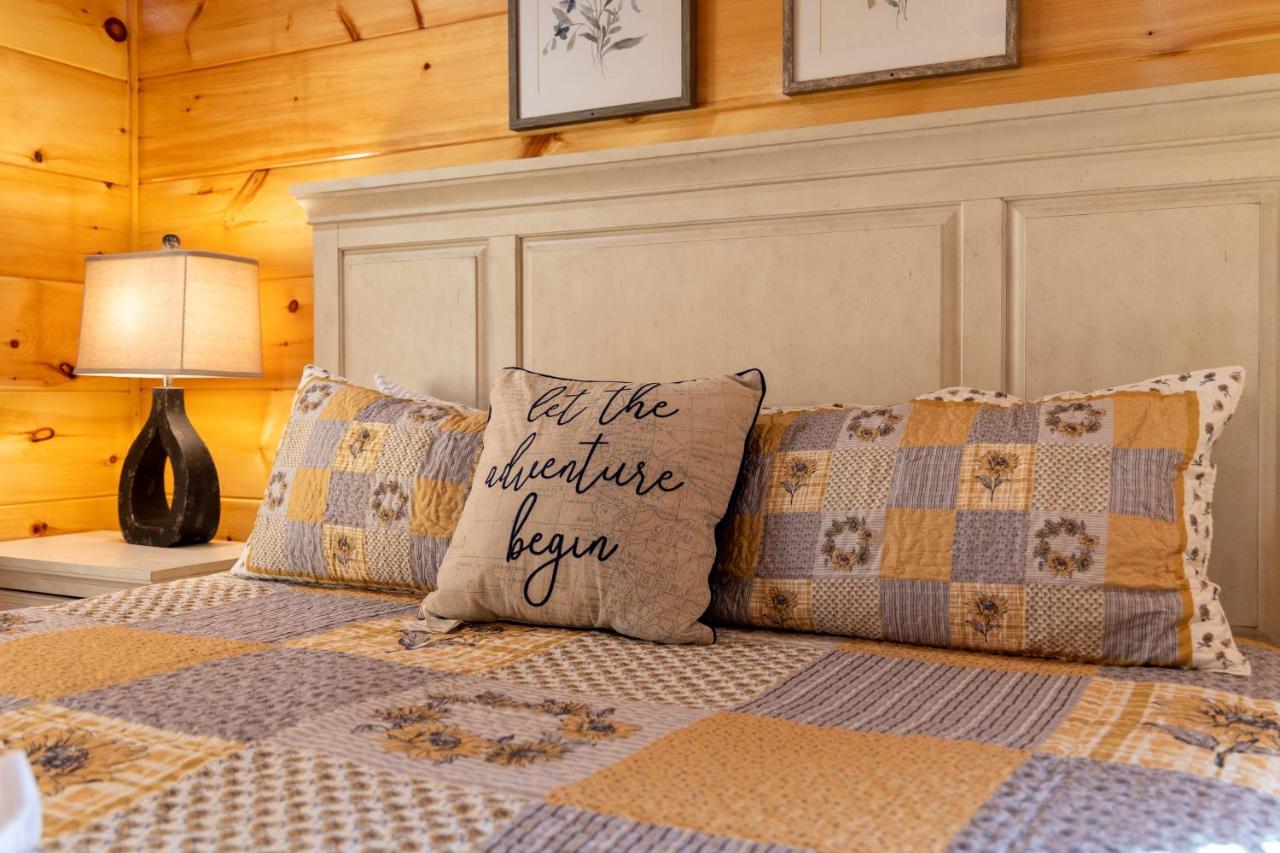 5Bd5B Escape Cabin With 2 Hottubs, Thtr &Game Rm,1Mi To The Parkway! 4Mi To Dollywood - Spring Deal Pigeon Forge Esterno foto