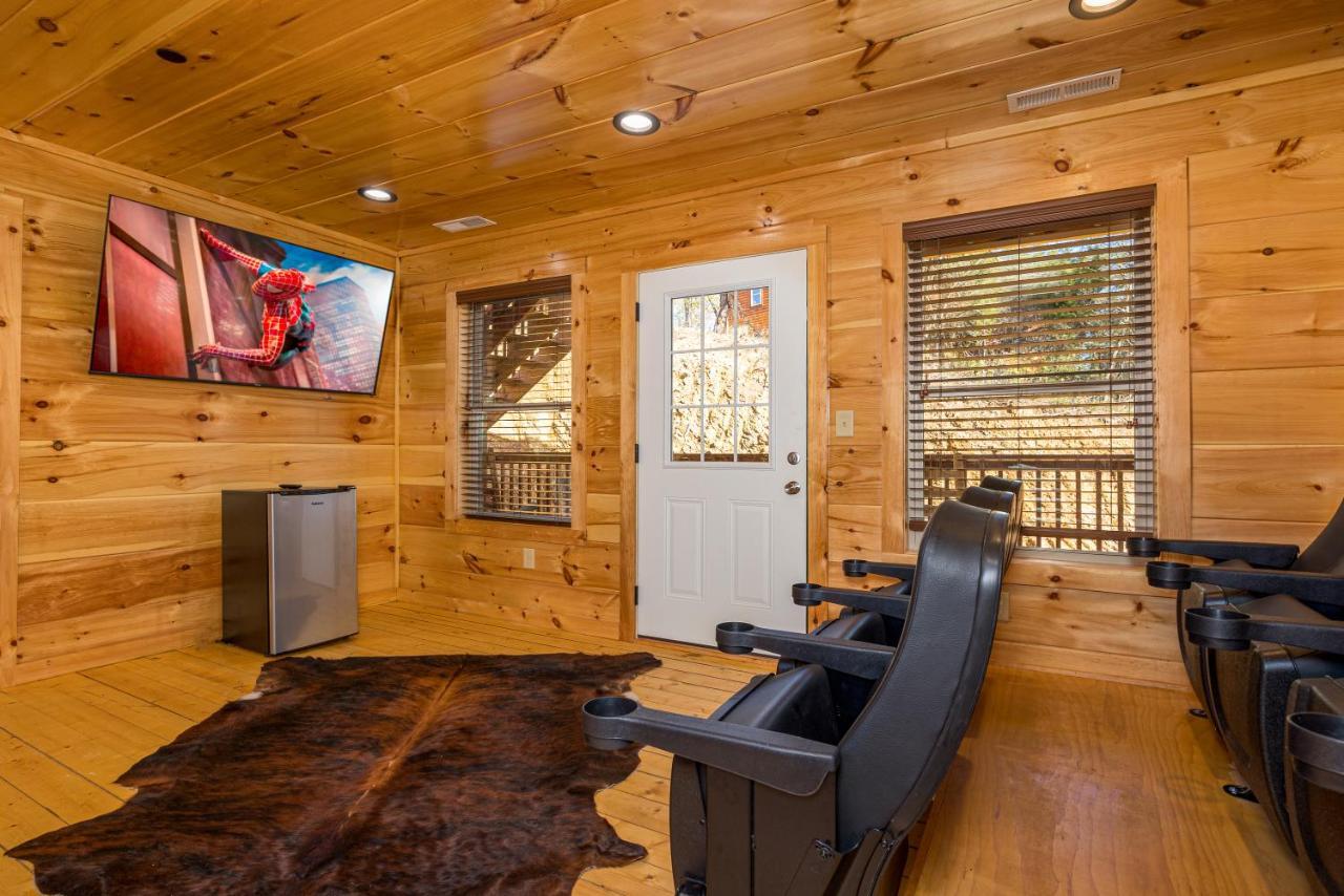5Bd5B Escape Cabin With 2 Hottubs, Thtr &Game Rm,1Mi To The Parkway! 4Mi To Dollywood - Spring Deal Pigeon Forge Esterno foto