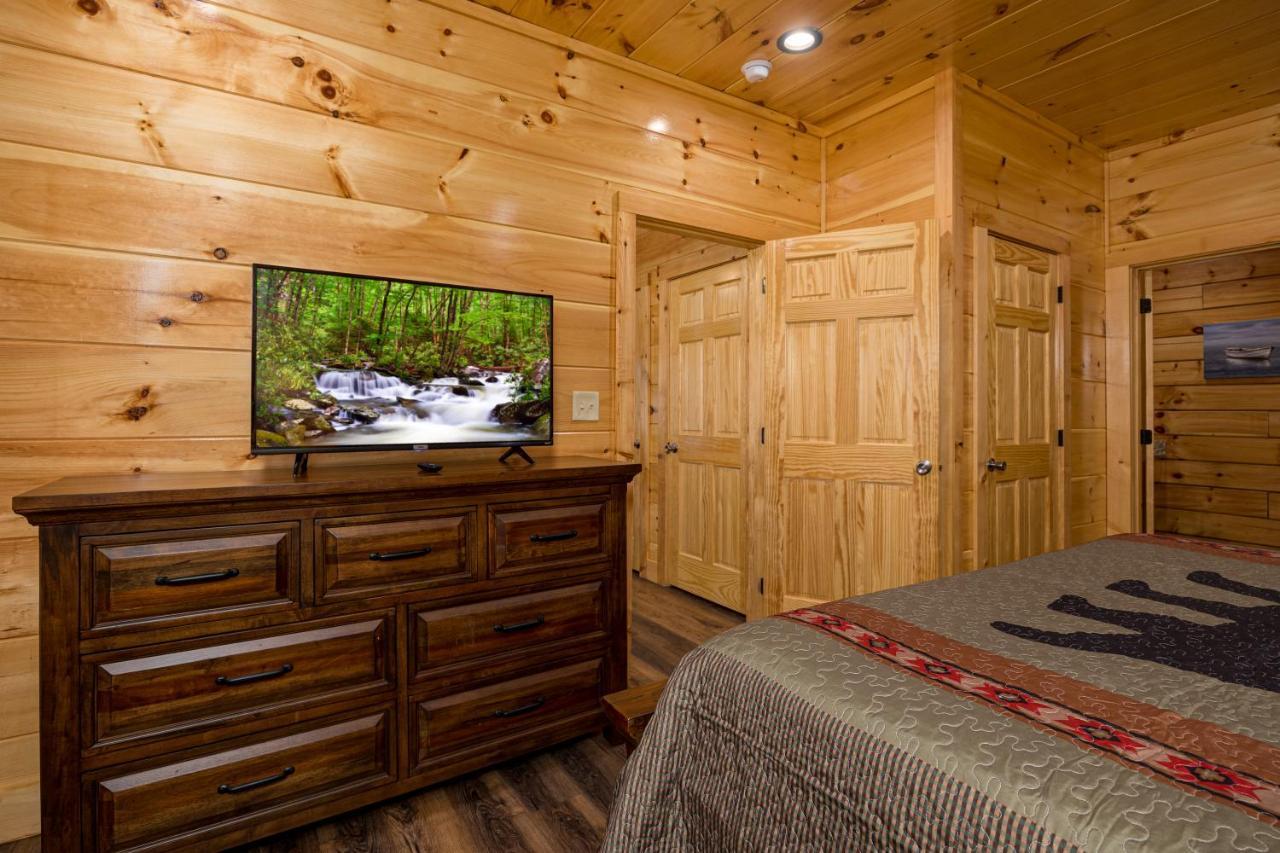 5Bd5B Escape Cabin With 2 Hottubs, Thtr &Game Rm,1Mi To The Parkway! 4Mi To Dollywood - Spring Deal Pigeon Forge Esterno foto