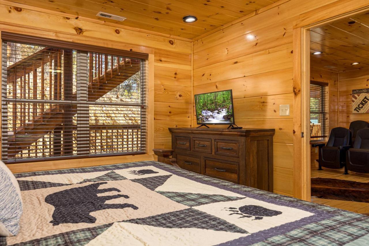 5Bd5B Escape Cabin With 2 Hottubs, Thtr &Game Rm,1Mi To The Parkway! 4Mi To Dollywood - Spring Deal Pigeon Forge Esterno foto
