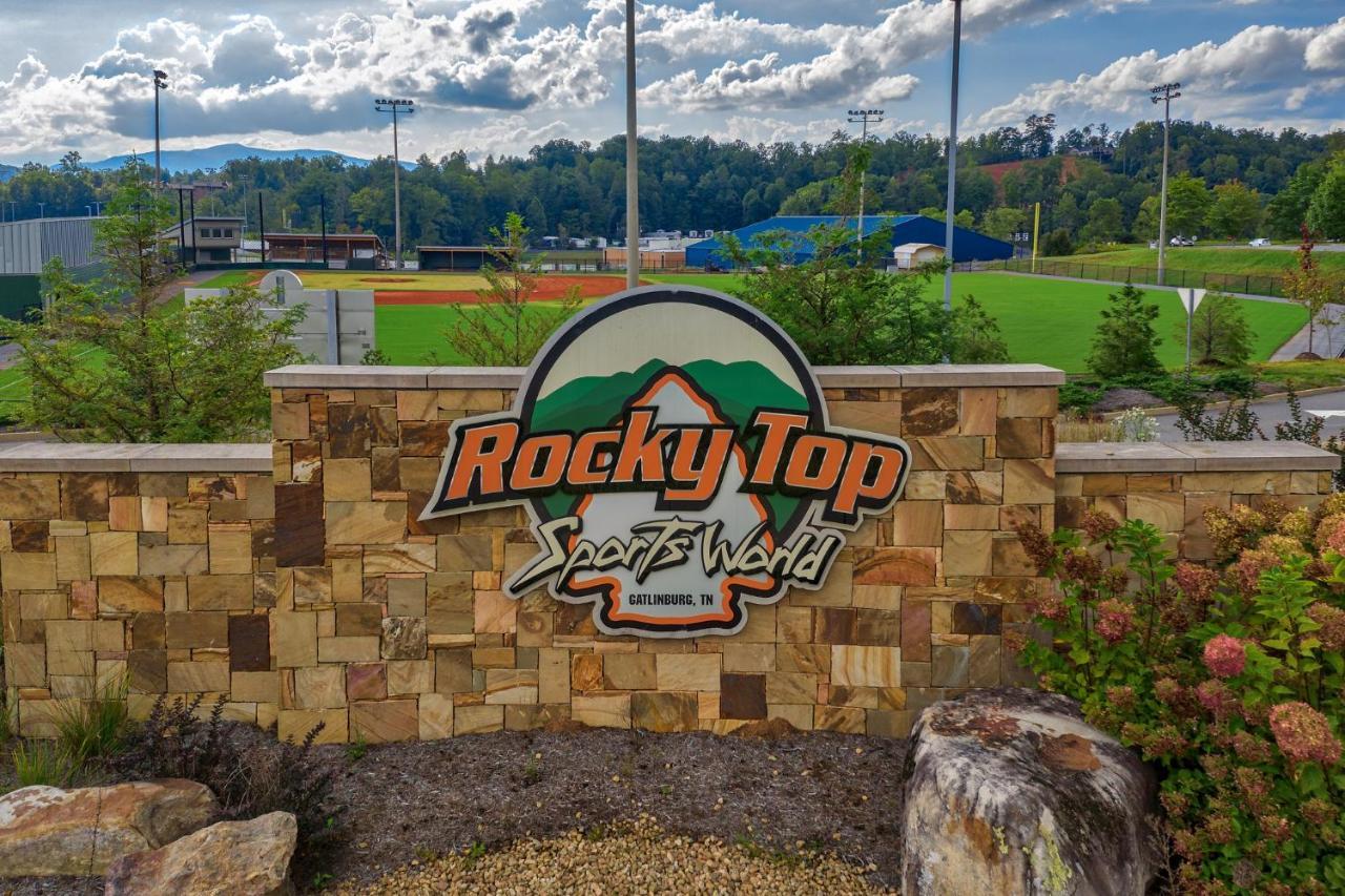 5Bd5B Escape Cabin With 2 Hottubs, Thtr &Game Rm,1Mi To The Parkway! 4Mi To Dollywood - Spring Deal Pigeon Forge Esterno foto